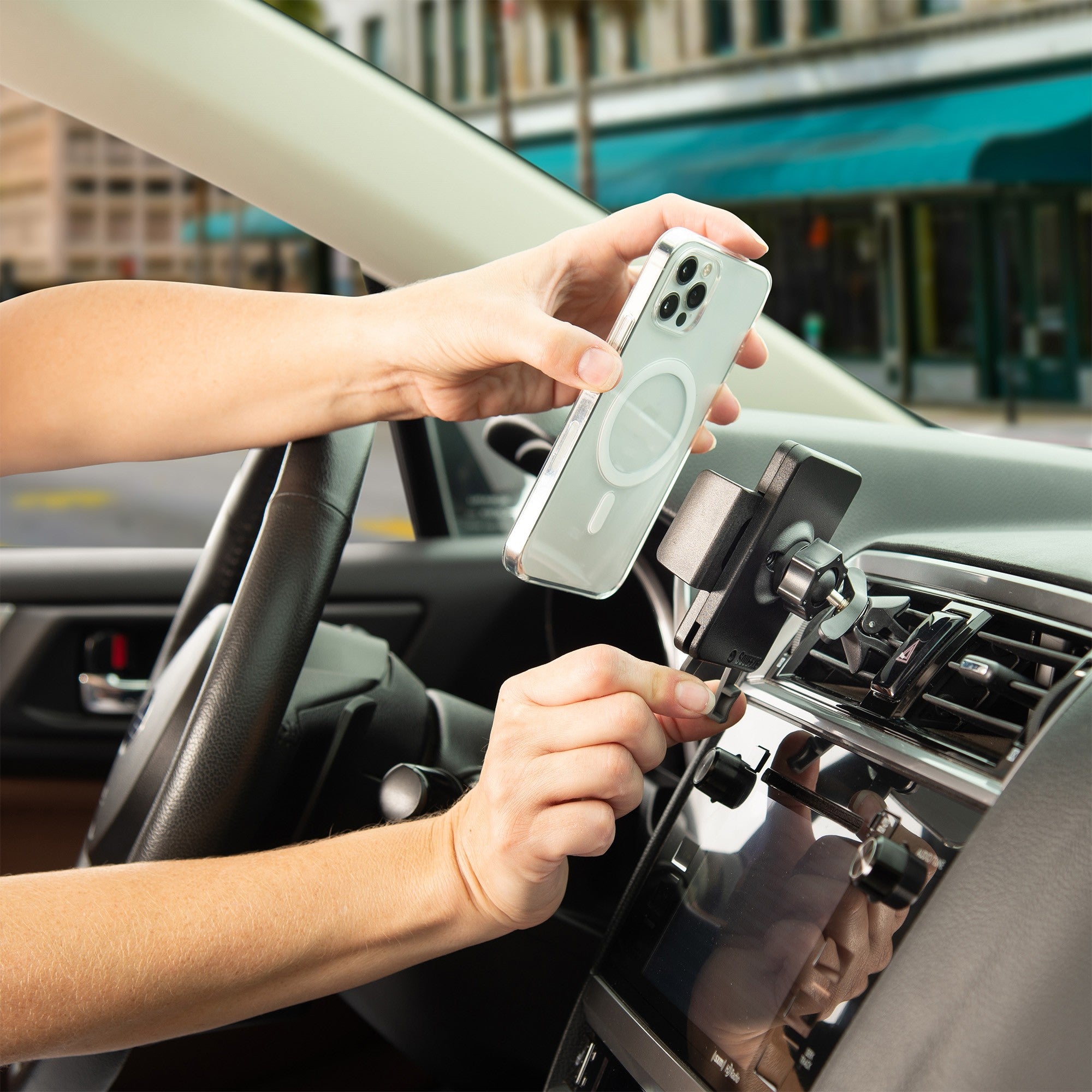 Nite Ize Squeeze Universal Vent Mount - 15-10393