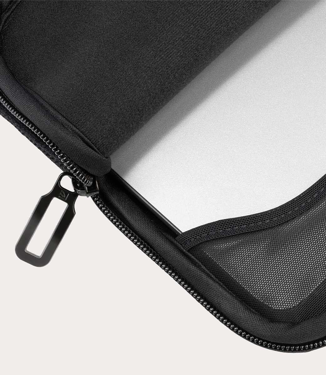 Tucano Velluto Sleeve for laptops up to 13in