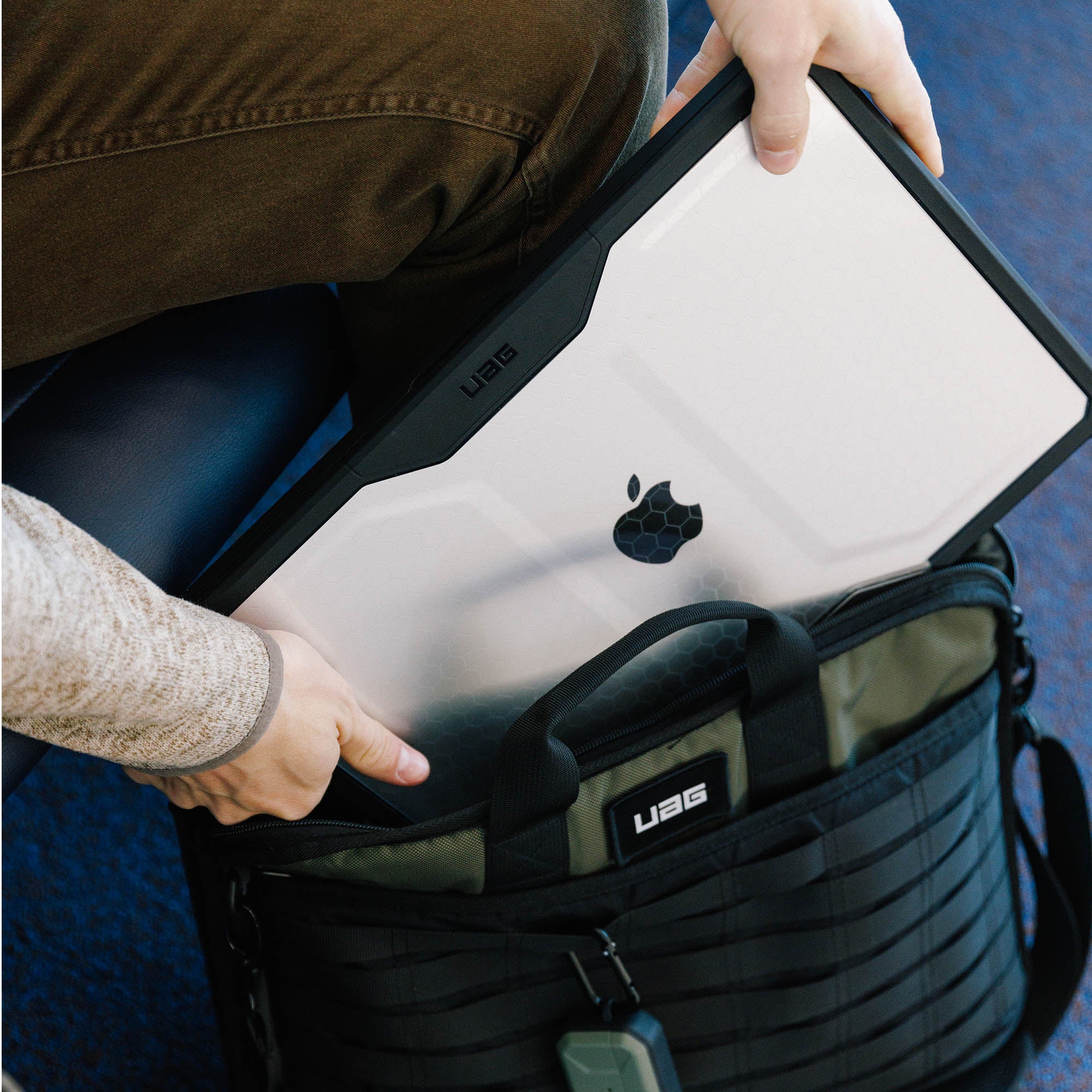 MacBook Pro 14-in. (M3/M4 Max & Pro) UAG Plyo Case - Ice - 15-14284
