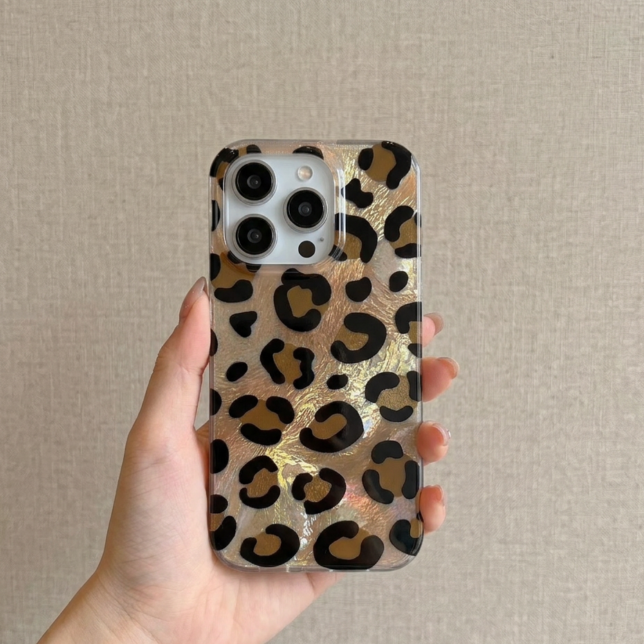 iPhone Golden Leopard Pattern Case